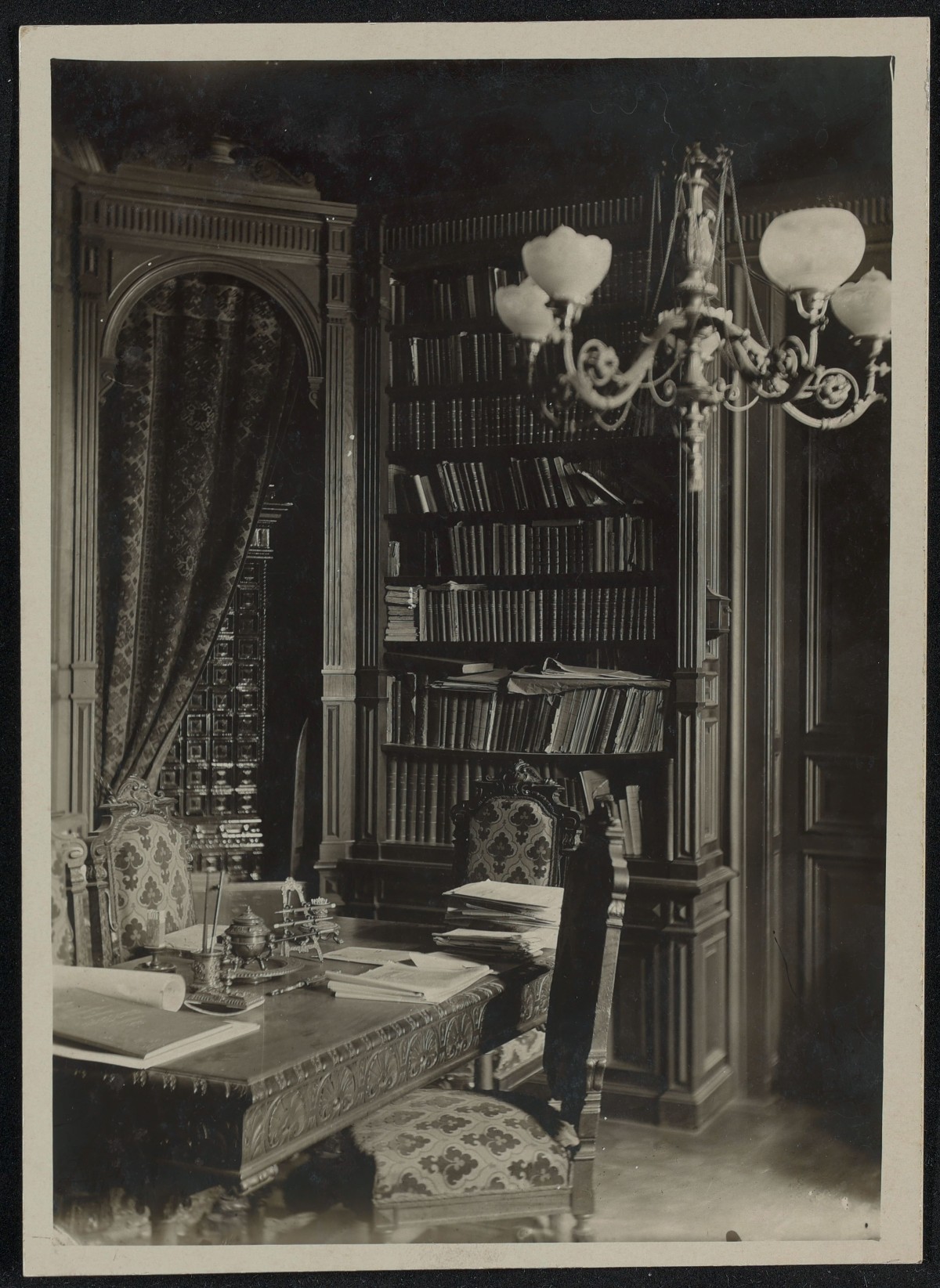 : Schwarz-Weiß Aufnahmen vom ersten Jüdischen Museum in Wien am Standort Malzgasse 16