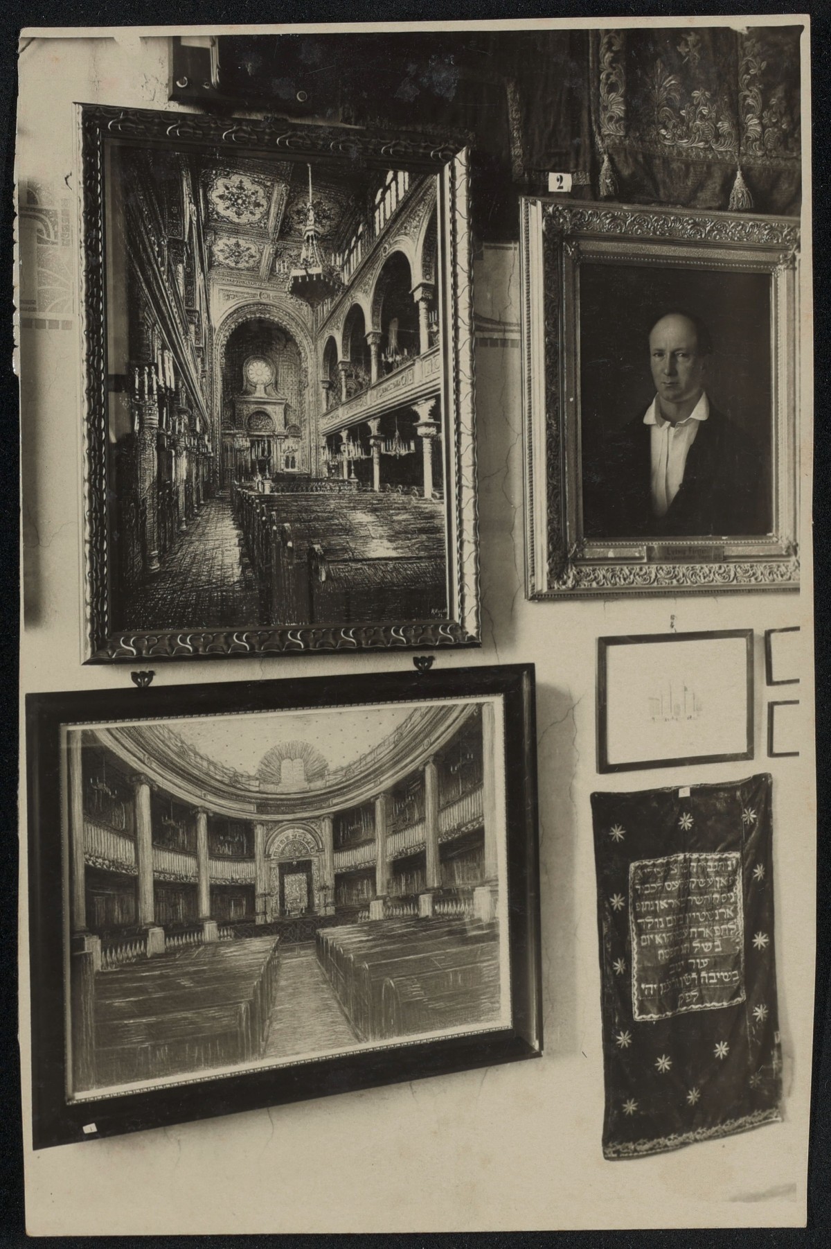 : Schwarz-Weiß Aufnahmen vom ersten Jüdischen Museum in Wien am Standort Malzgasse 16