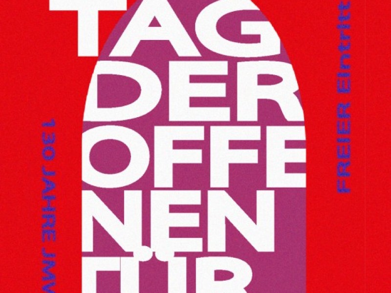 Plakat mit dem Schirftzug "Tag der offenen Tür"